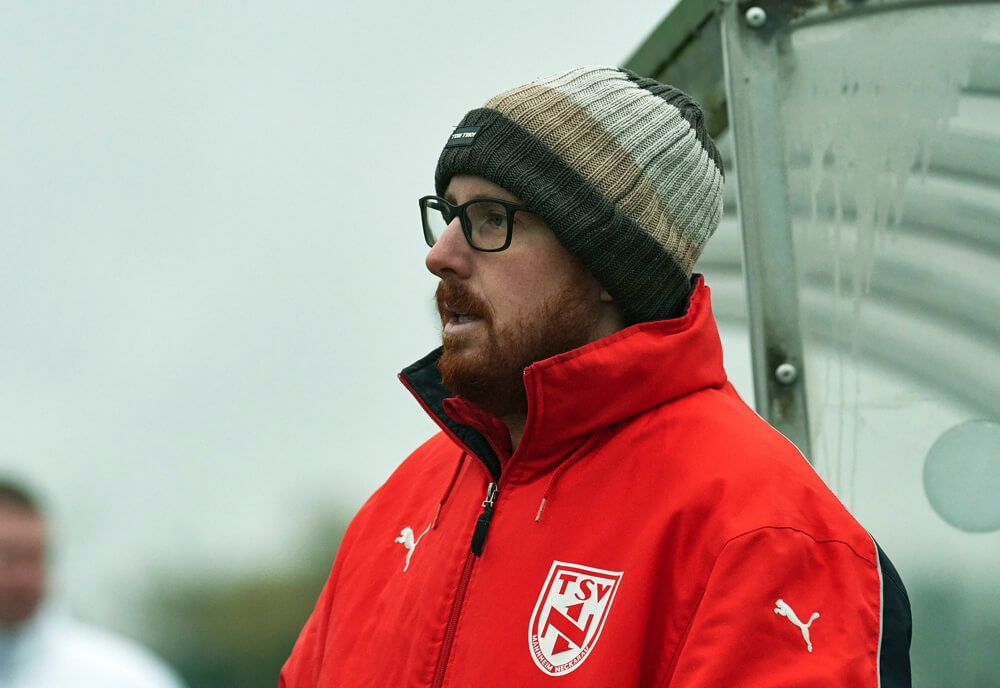 „Wir wollen nach unten keine Diskussionen aufkommen lassen“ – Trainer Manuel Sälzler vom TSV Neckarau im Interview
