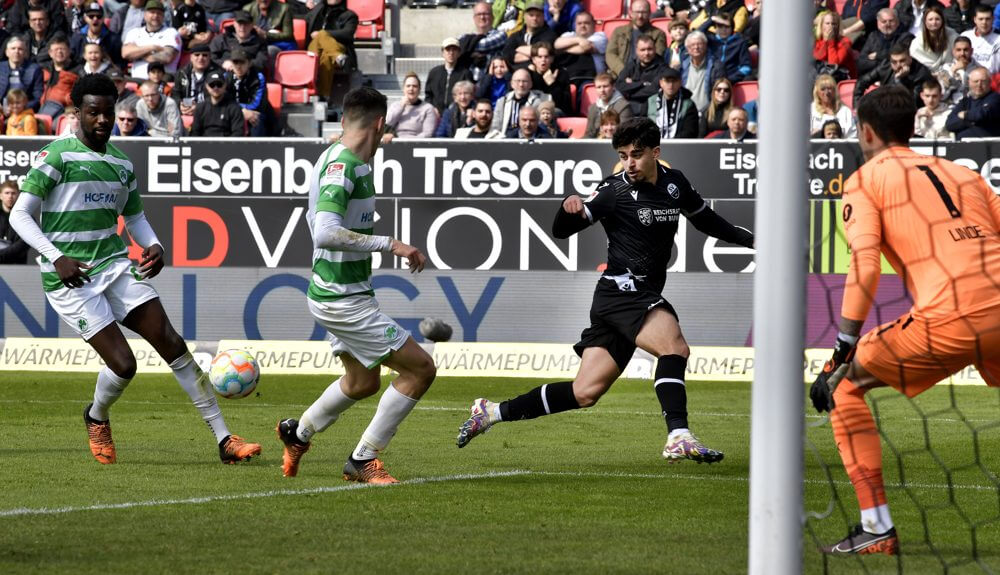 “Wir müssen die Paderborner Offensive stoppen und mutig nach vorne spielen.“