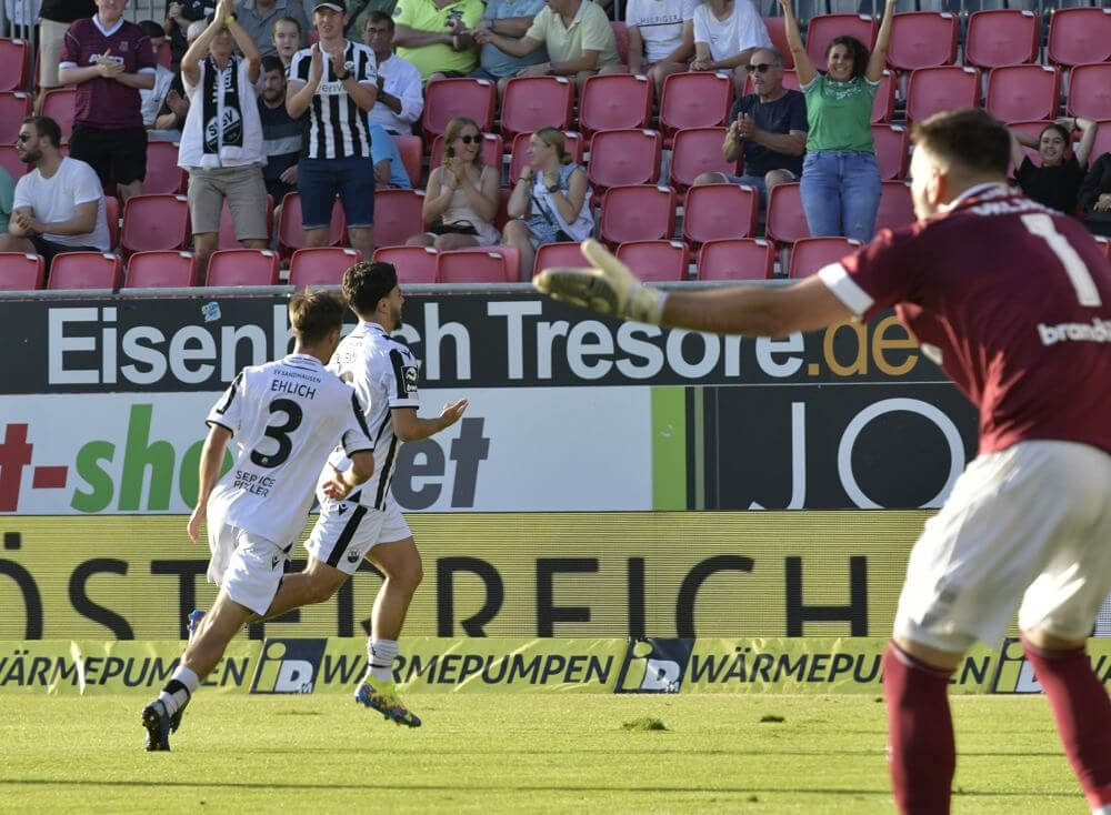 SV Sandhausen vs.Dynamo Dresden - Jubel beim 1-0 durch Nr. 6 EL Zein-Abu-Bekir (SVS). AS Sportfoto
