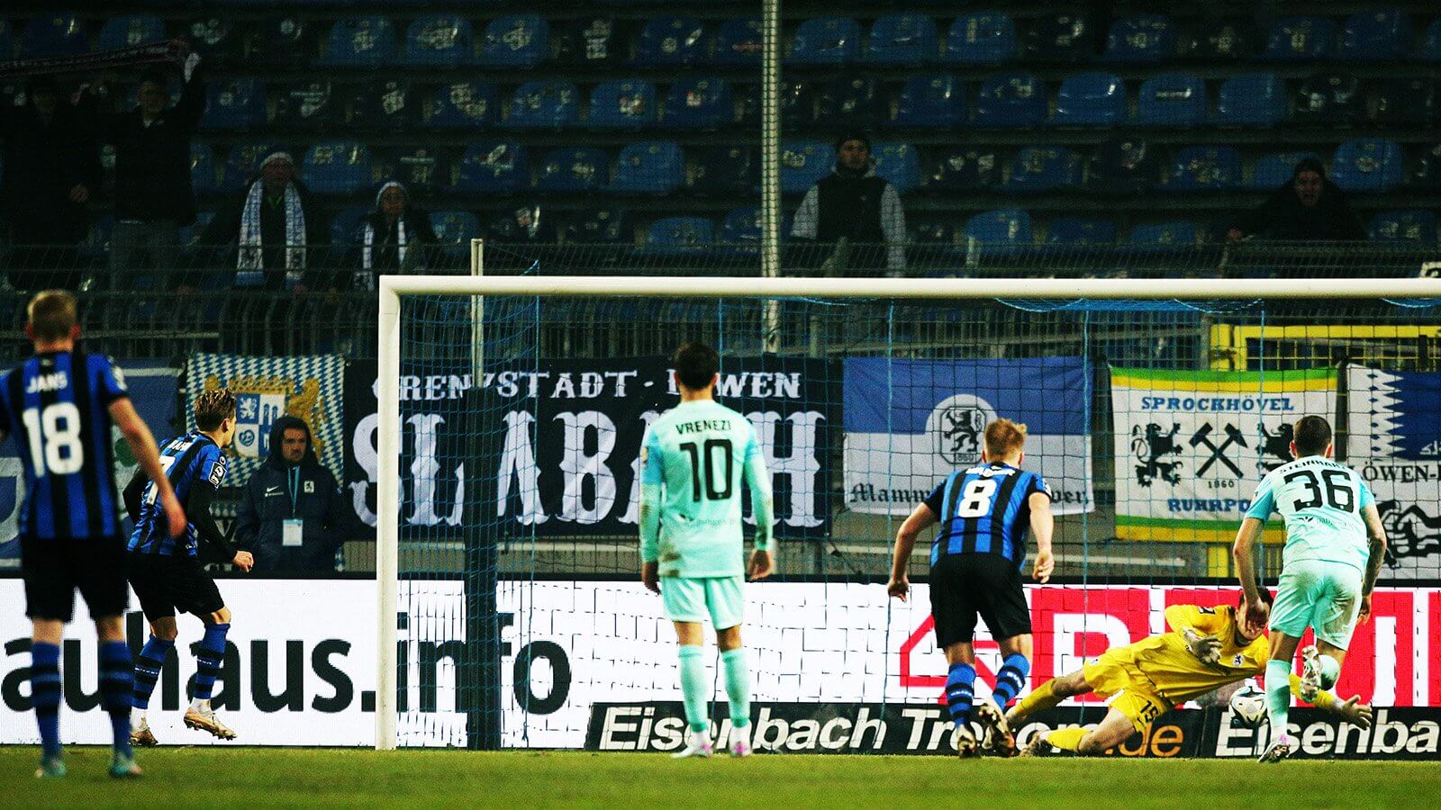  SV Waldhof - 1860 München. 1:0 für den SV Waldhof per Elfmeter, den Baxter Bahn (#7, SVW) verwandelt. Foto: IMAGO / MIS