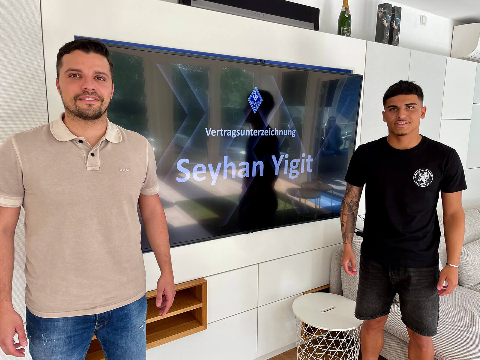  Der technische Leiter Sport, Anthony Loviso (links) und Neuzugang Seyhan Yigit vom 1. FC Nürnberg II. Bild: SVW