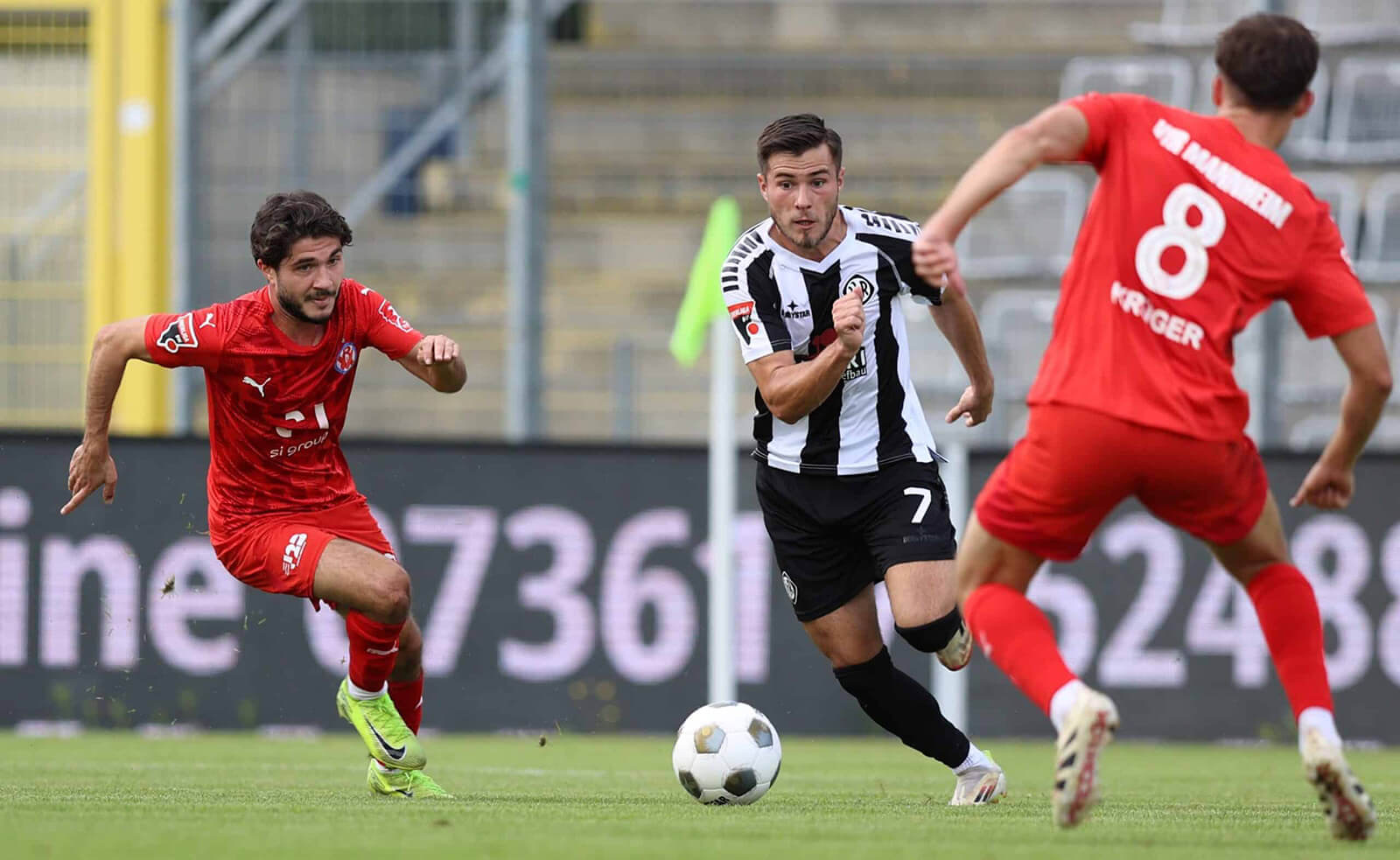 VfR Mannheim unterliegt im Spitzenspiel ++ VfR Aalen übernimmt die Tabellenführung
