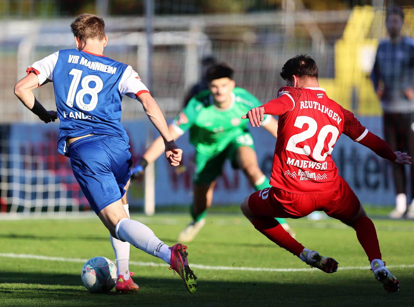 VfR Mannheim erobert die Kreuzeiche ++ Goldenes Tor per Foulelfmeter