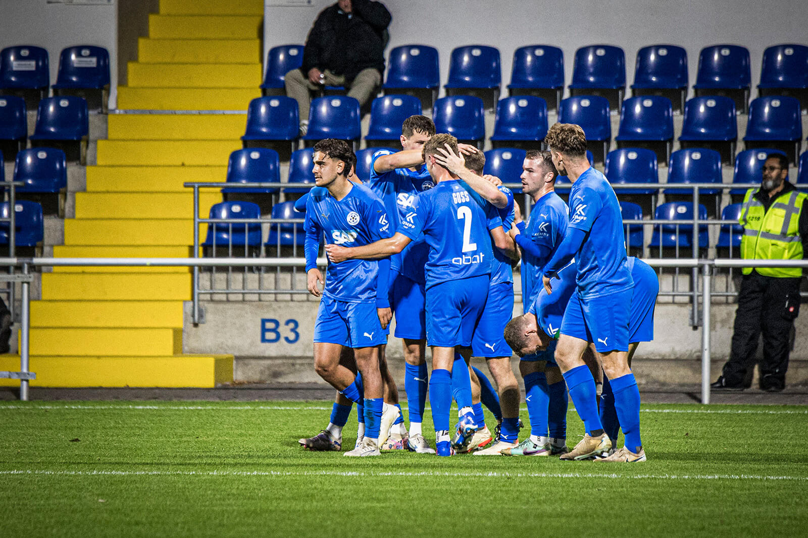 Archivbild: Walldorf jubelt - in der Nachspielzeit drehen die Astorstädter das Spiel gegen Kickers Offenbach. Bild: Lukas Adler