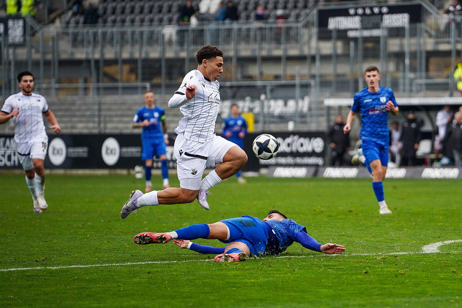 Sieg in Serie: Sandhausen feiert verdienten Heimsieg gegen Freiberg