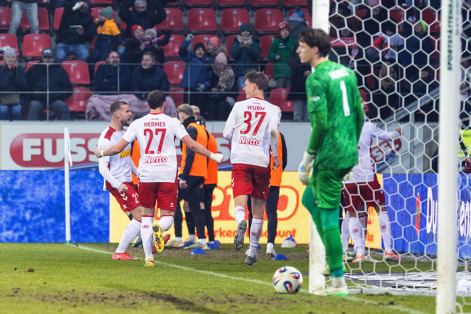 Zu viele Torchancen vergeben ++ Der SV Waldhof verliert mit 3:0 (1:0) bei Jahn Regensburg