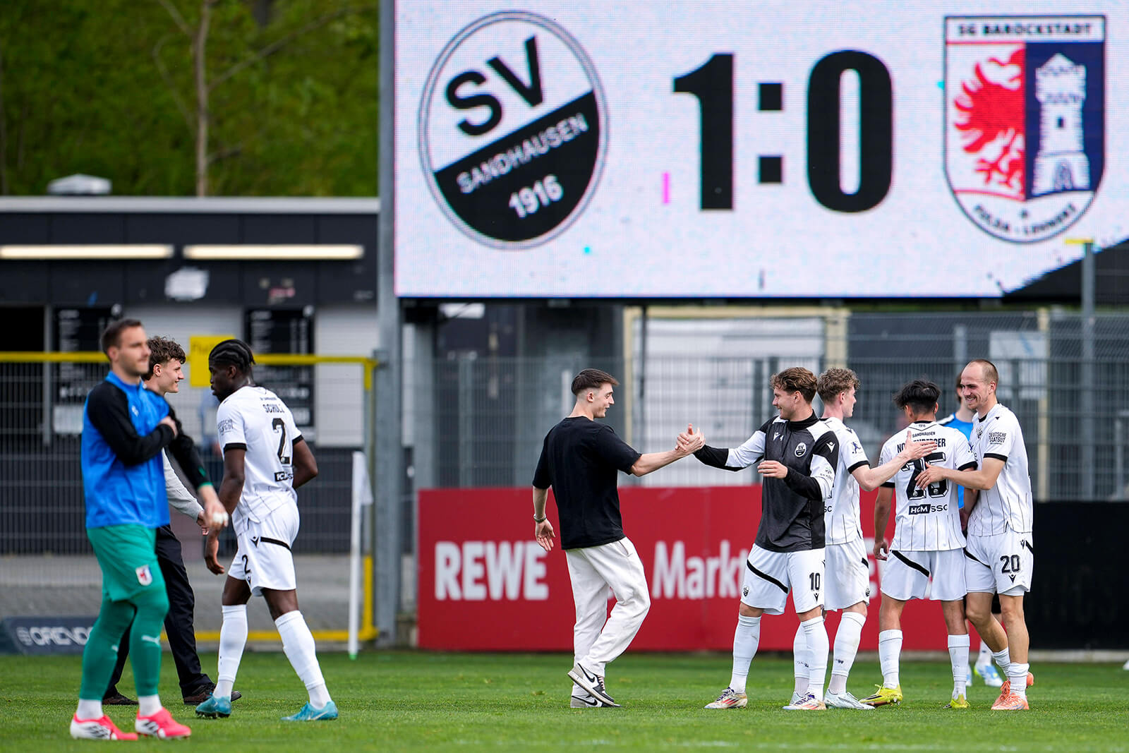 Freistoßtreffer führt zum Heimsieg