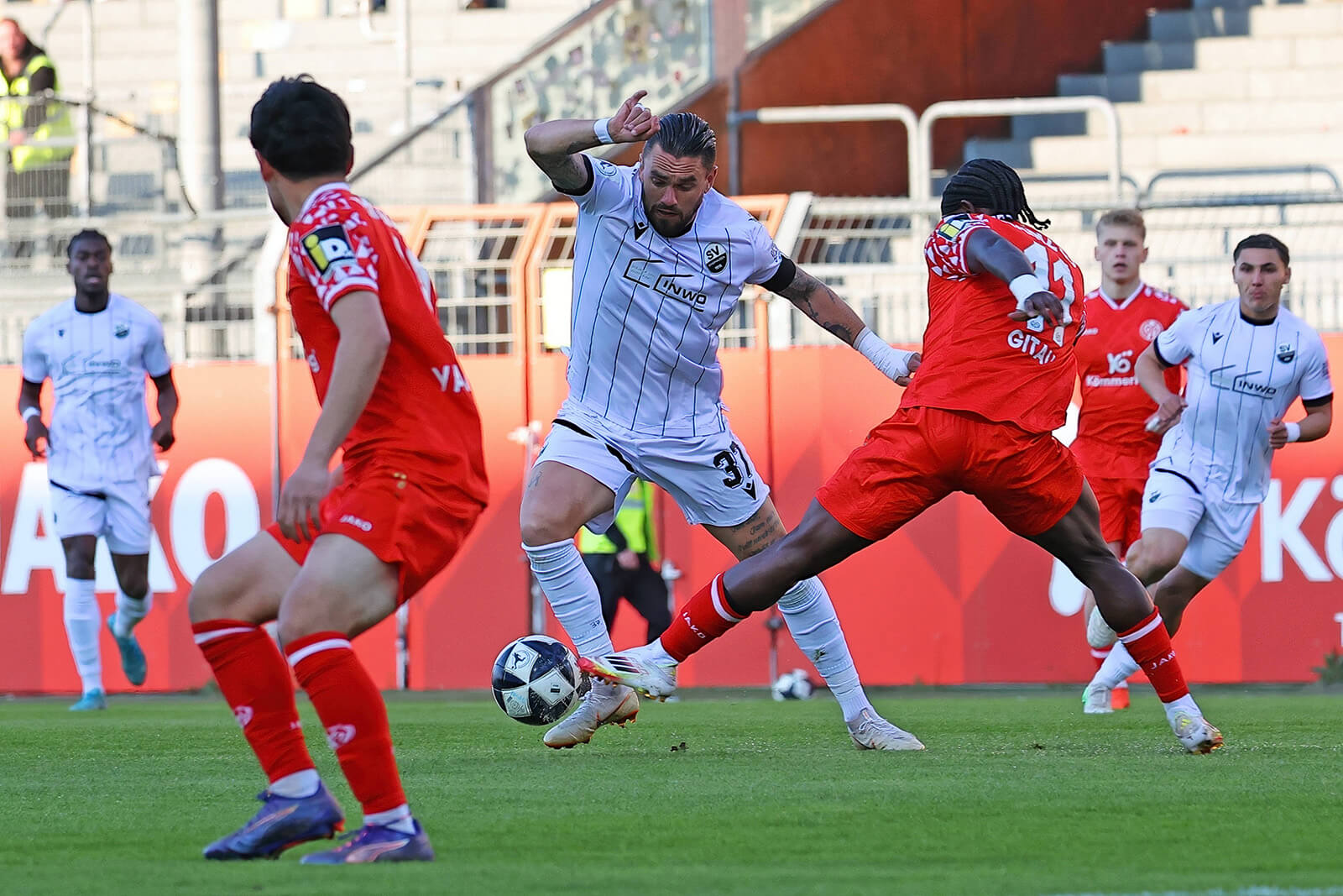 “Wir müssen die Zweikämpfe suchen!“ – SV Sandhausen muss bei Bayern Alzenau antreten