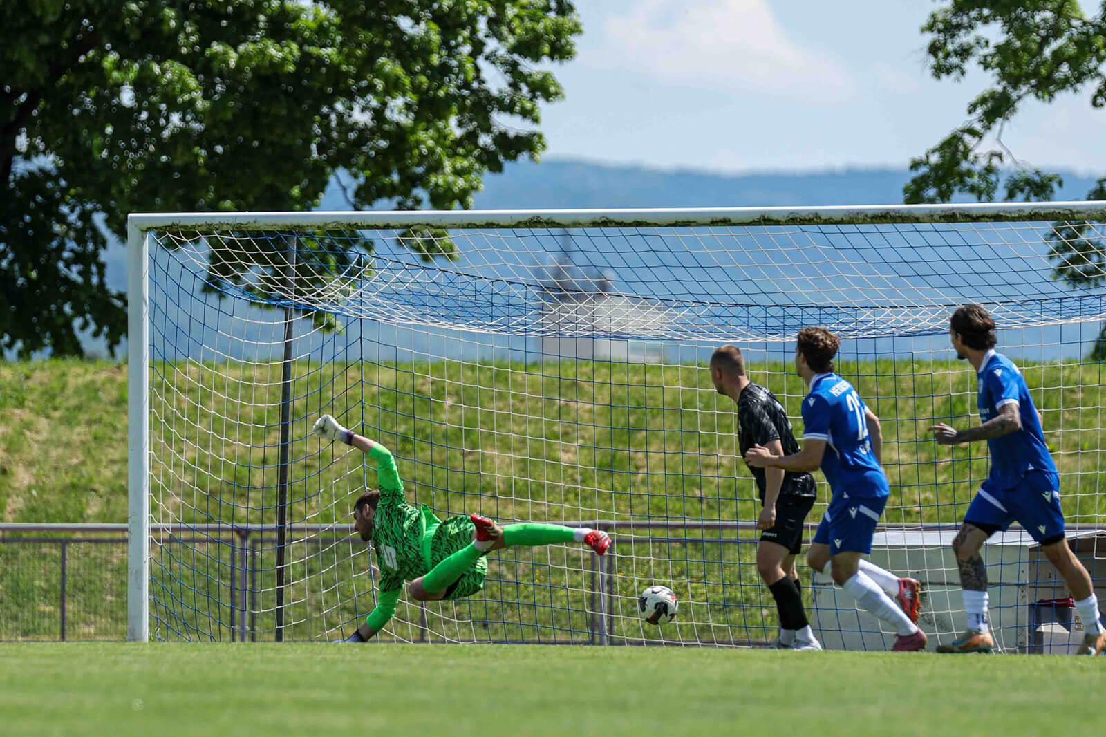 Schiedsrichter im Mittelpunkt: Heddesheim verliert Spitzenspiel in zweifacher Unterzahl gegen Bruchsal 2:3 (2:1)