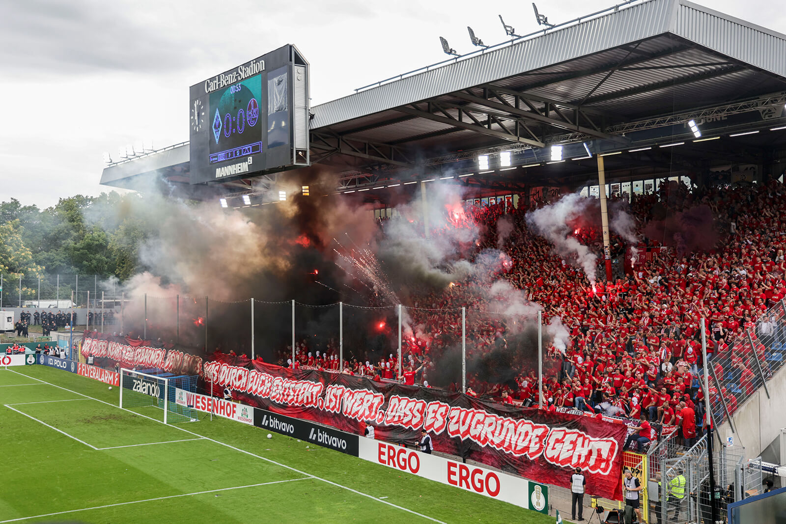 Last-Minute-Schock für den SV Waldhof: 0:1-Pokalniederlage gegen den 1.FC Kaiserslautern