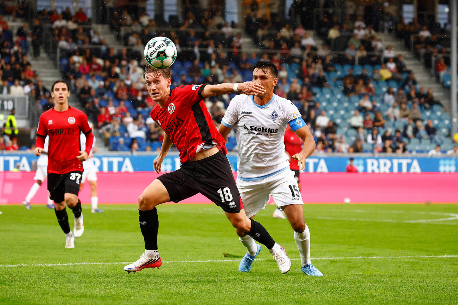 Der SV Waldhof erkämpft sich beim 1:0 in Wiesbaden den Sieg
